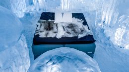 ice-hotels-for-vacationers
