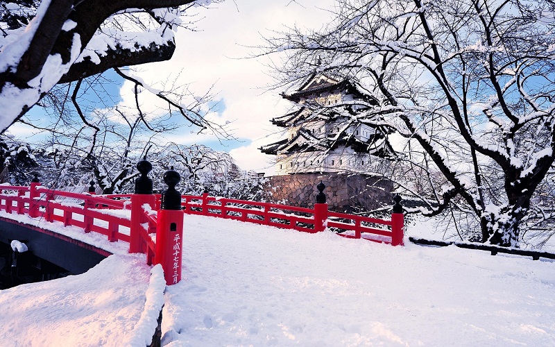 best travel to Japan  in winter